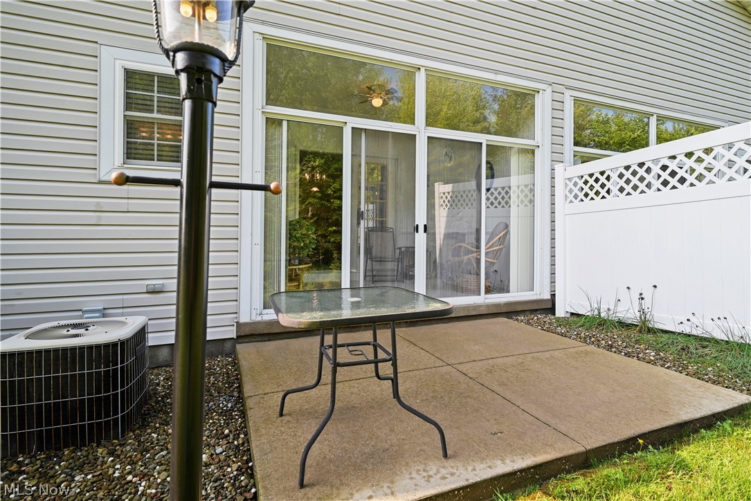 21 Abbington Drive NW Warren OH 44481