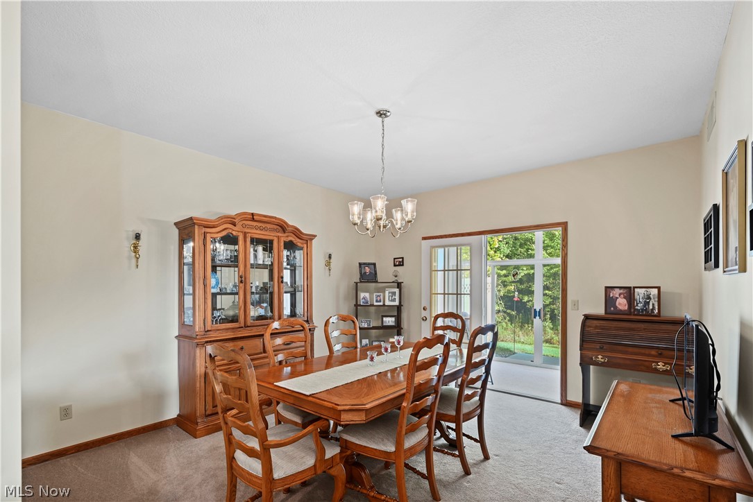 21 Abbington Drive NW Warren OH 44481