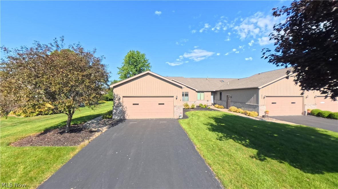 1108 Shadow Ridge Drive Niles OH 44446