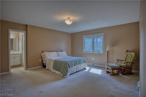 1108 Shadow Ridge Drive Niles OH 44446