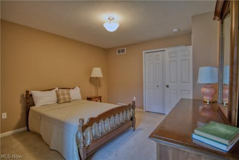1108 Shadow Ridge Drive Niles OH 44446