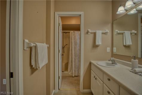1108 Shadow Ridge Drive Niles OH 44446