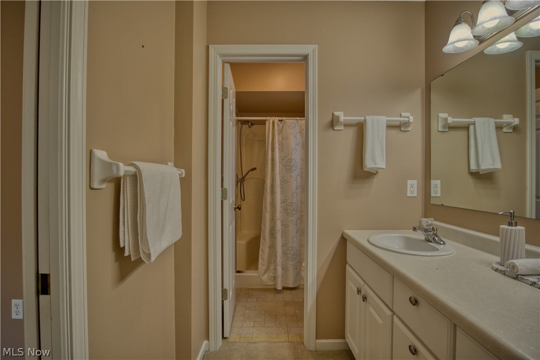 1108 Shadow Ridge Drive Niles OH 44446