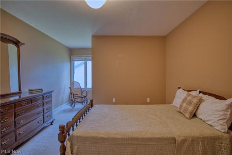 1108 Shadow Ridge Drive Niles OH 44446