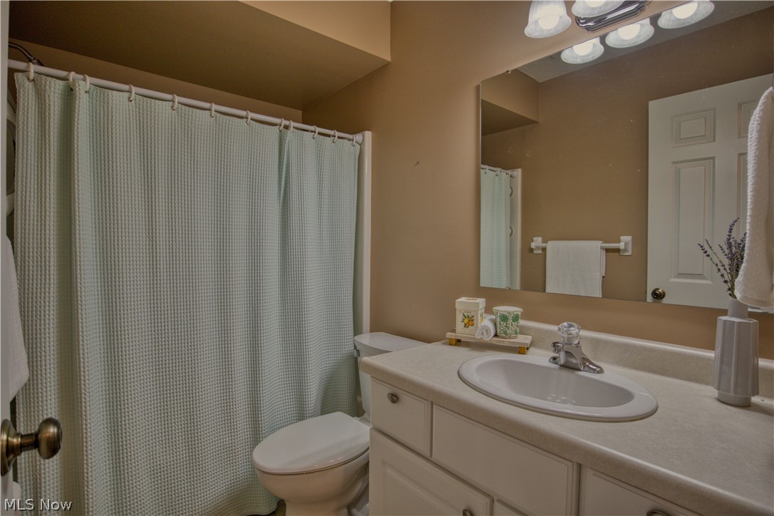 1108 Shadow Ridge Drive Niles OH 44446