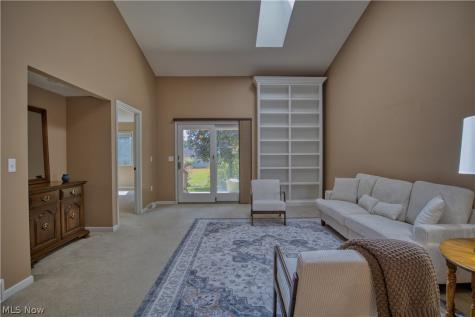 1108 Shadow Ridge Drive Niles OH 44446