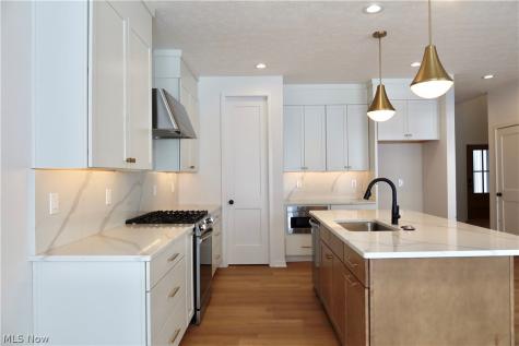 452 Bordeaux Boulevard Broadview Heights OH 44147