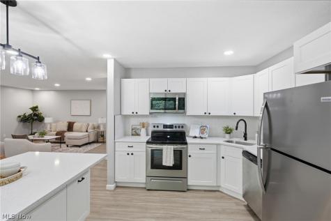 17933 Cliffside Drive Strongsville OH 44136