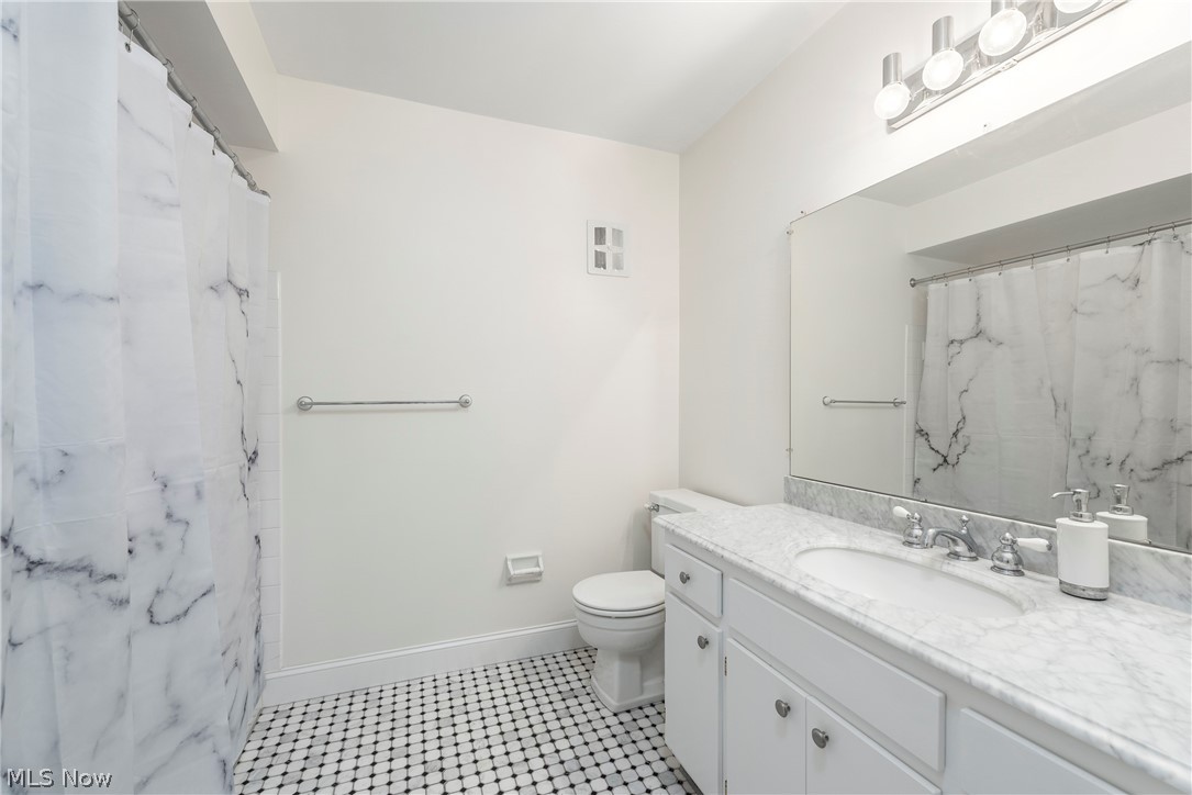1155 Charter Oak Lane Westlake OH 44145