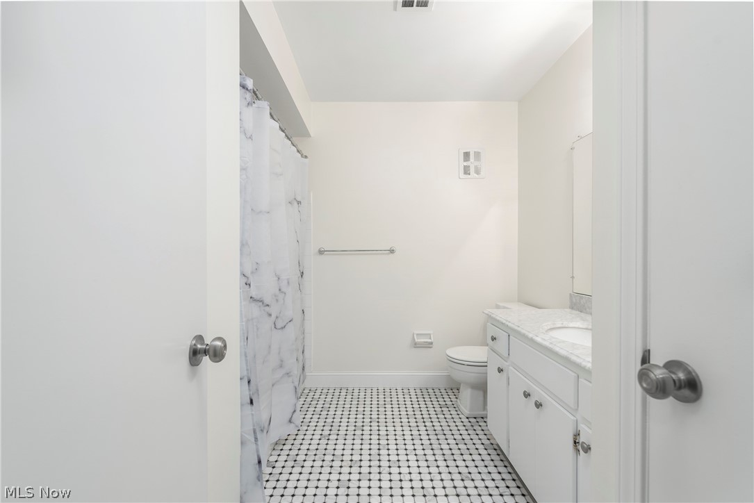 1155 Charter Oak Lane Westlake OH 44145