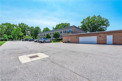 1155 Charter Oak Lane Westlake OH 44145