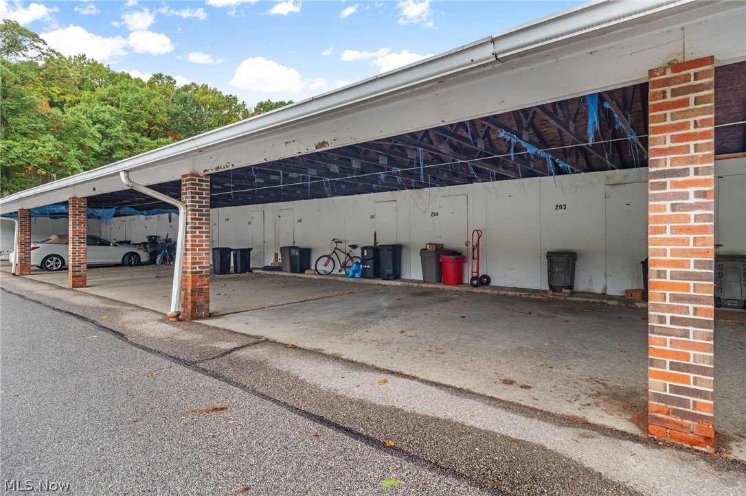 6910 Carriage Hill Drive Brecksville OH 44141