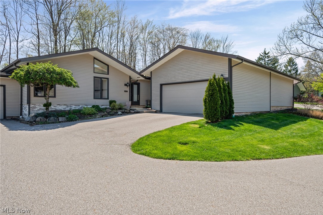 6972 Windward Hills Drive Brecksville OH 44141