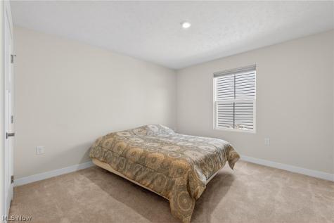 994 Sunrise Way Akron OH 44312