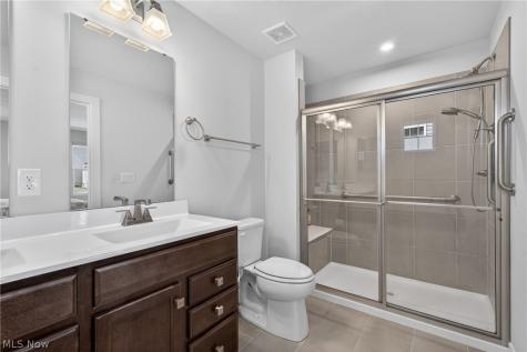994 Sunrise Way Akron OH 44312