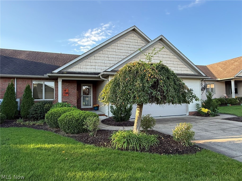 1152 Pine Bluff Drive NE New Philadelphia OH 44663
