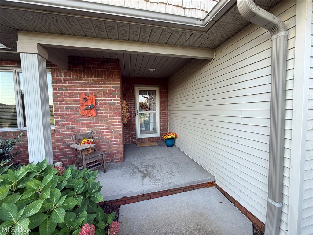 1152 Pine Bluff Drive NE New Philadelphia OH 44663