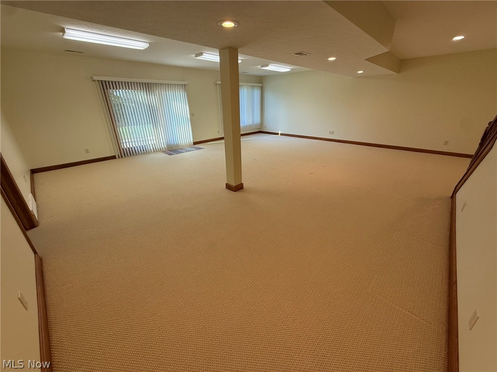 1152 Pine Bluff Drive NE New Philadelphia OH 44663
