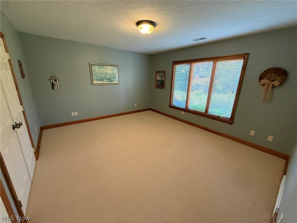 1152 Pine Bluff Drive NE New Philadelphia OH 44663