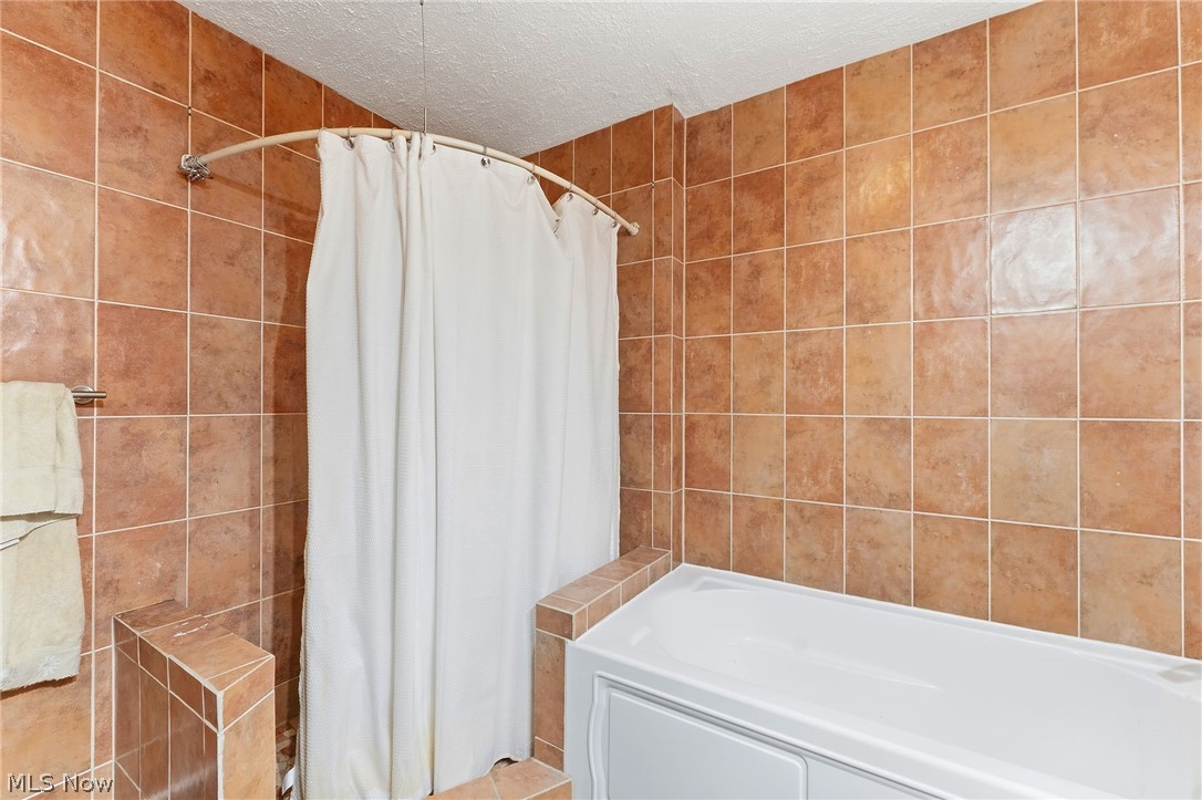 23885 David Drive North Olmsted OH 44070