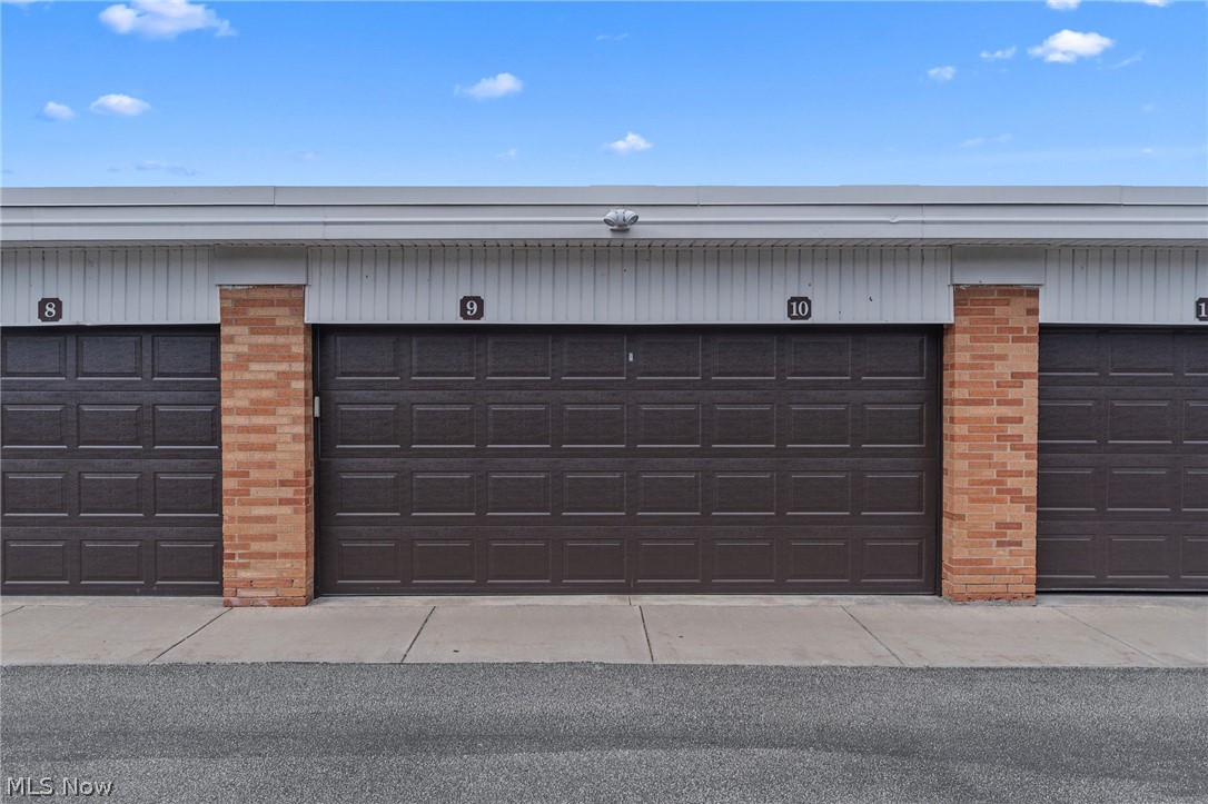 23885 David Drive North Olmsted OH 44070