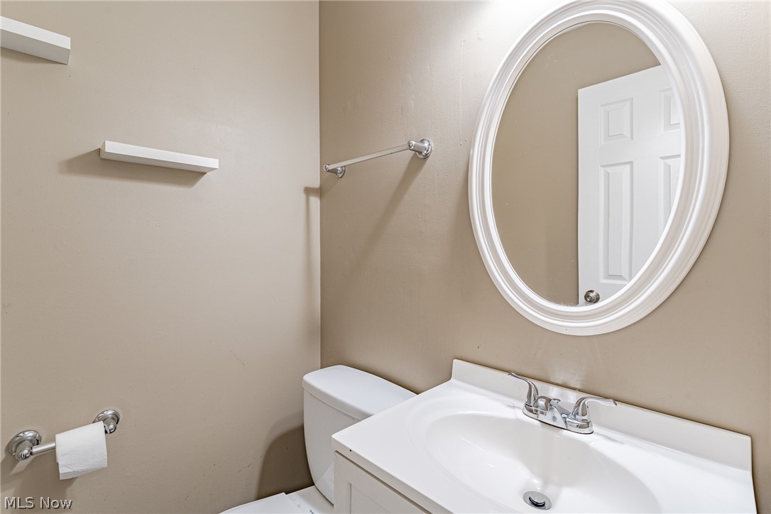 1440 Cedarwood Drive Westlake OH 44115