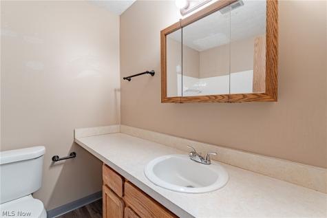 1440 Cedarwood Drive Westlake OH 44115