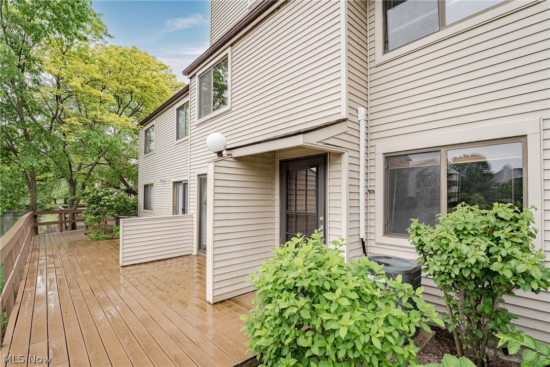 1440 Cedarwood Drive Westlake OH 44115