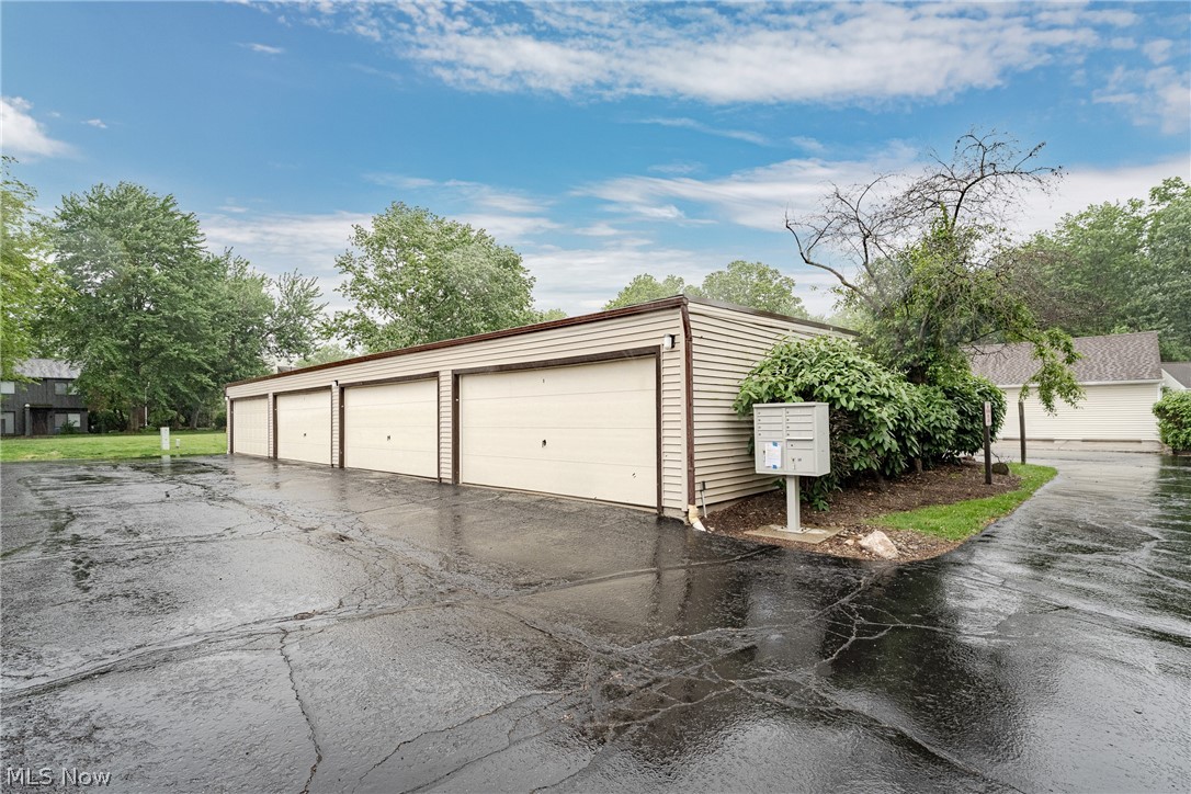 1440 Cedarwood Drive Westlake OH 44115