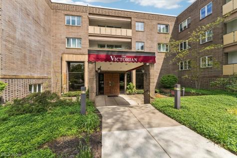 3701 Mayfield Road Cleveland Heights OH 44121