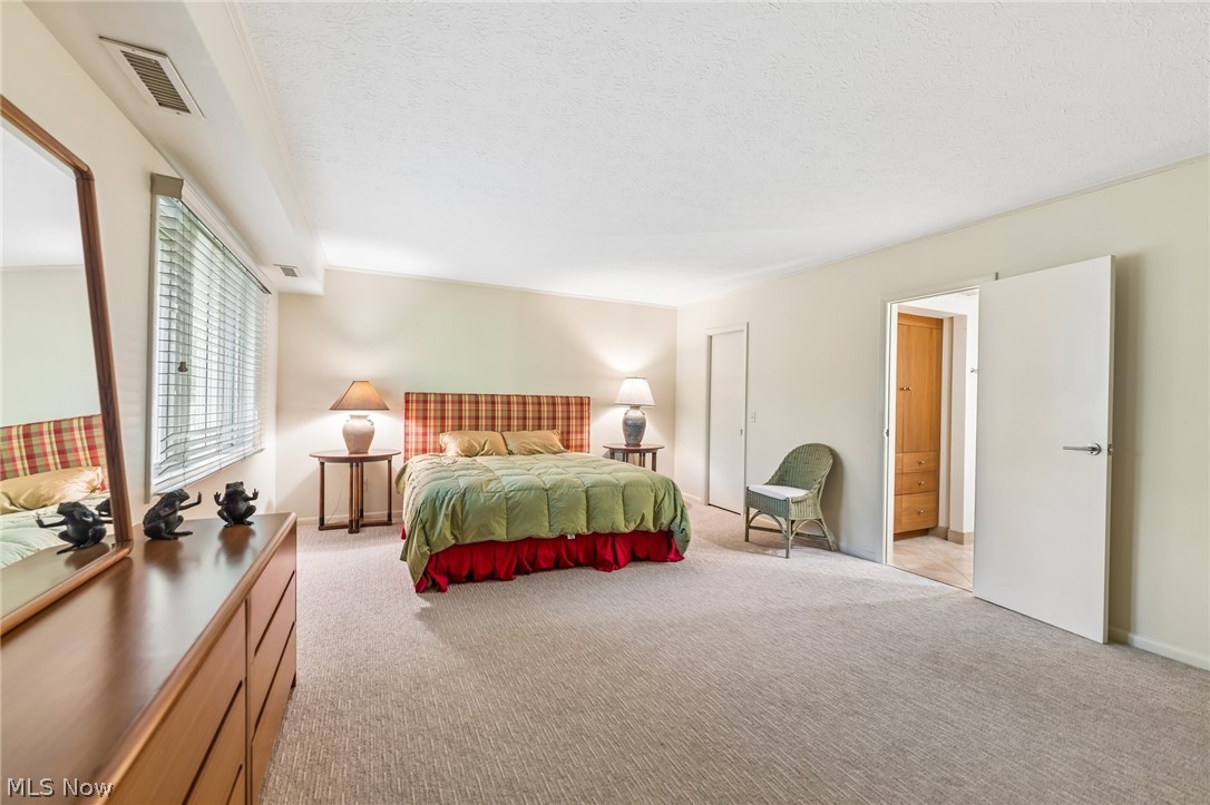 3701 Mayfield Road Cleveland Heights OH 44121