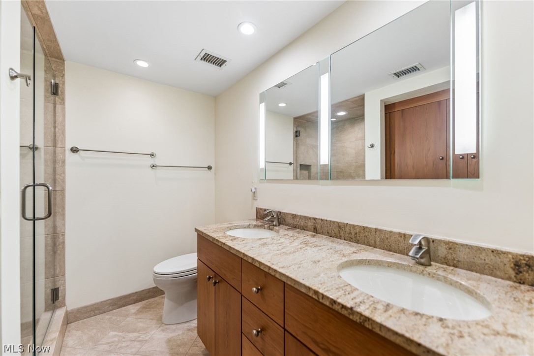3701 Mayfield Road Cleveland Heights OH 44121