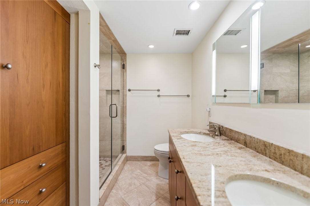 3701 Mayfield Road Cleveland Heights OH 44121