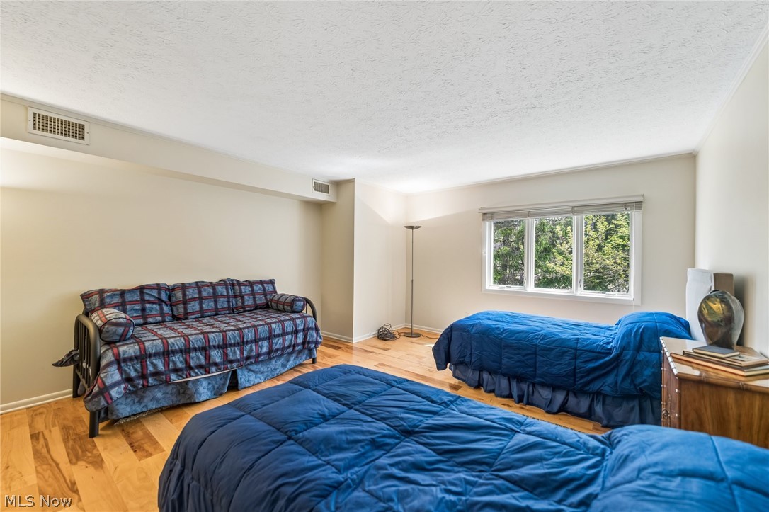 3701 Mayfield Road Cleveland Heights OH 44121
