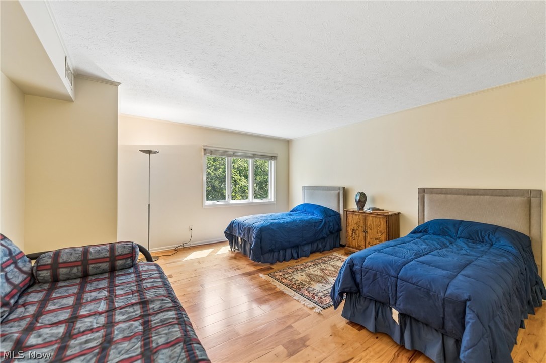 3701 Mayfield Road Cleveland Heights OH 44121