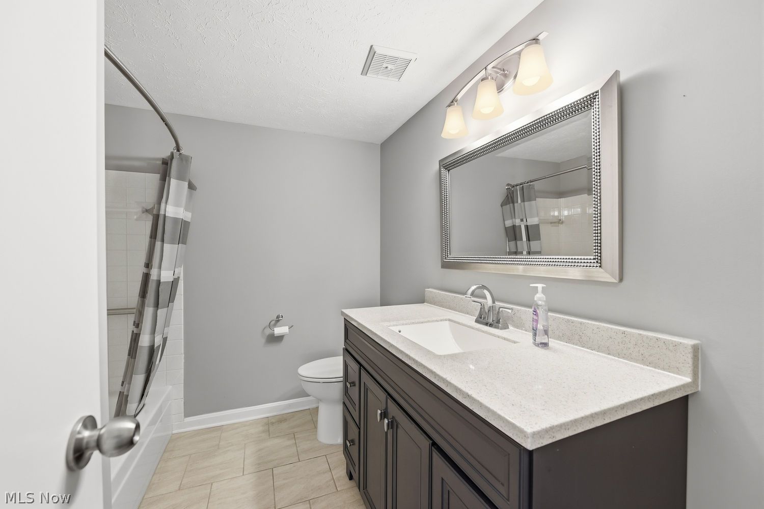 1931 King James Parkway Westlake OH 44145