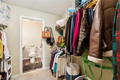 8615 Scenicview Drive Broadview Heights OH 44147