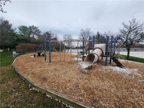 8615 Scenicview Drive Broadview Heights OH 44147