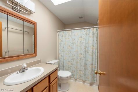 14 Pond Drive Rocky River OH 44116