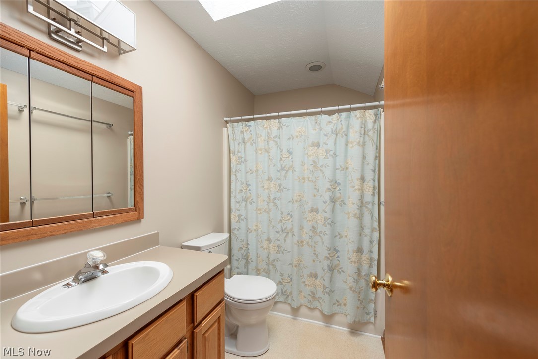 14 Pond Drive Rocky River OH 44116