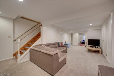 14 Pond Drive Rocky River OH 44116