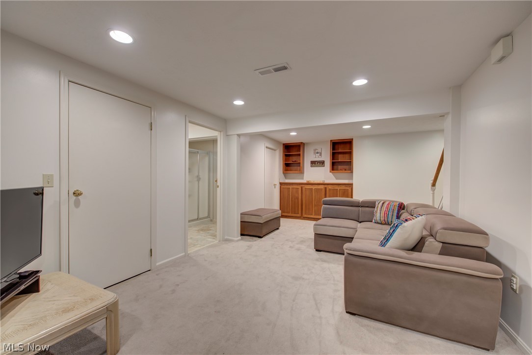 14 Pond Drive Rocky River OH 44116