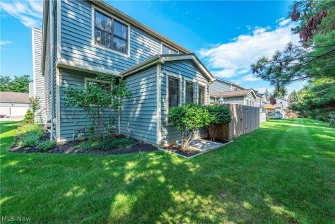 14 Pond Drive Rocky River OH 44116