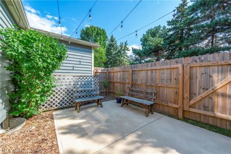 14 Pond Drive Rocky River OH 44116