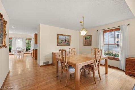 14 Pond Drive Rocky River OH 44116