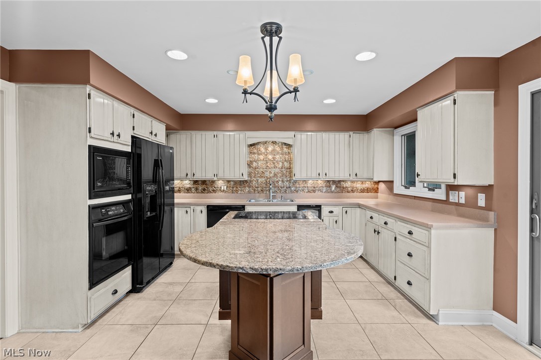 2675 Warrensville Center Road Shaker Heights OH 44122