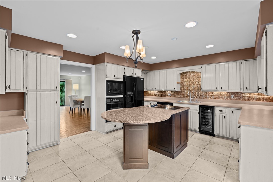 2675 Warrensville Center Road Shaker Heights OH 44122