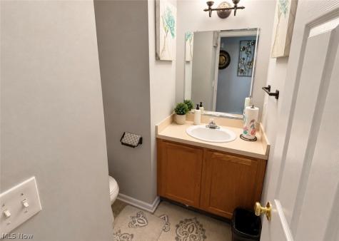 17619 Wildwood Lane Cleveland OH 44119
