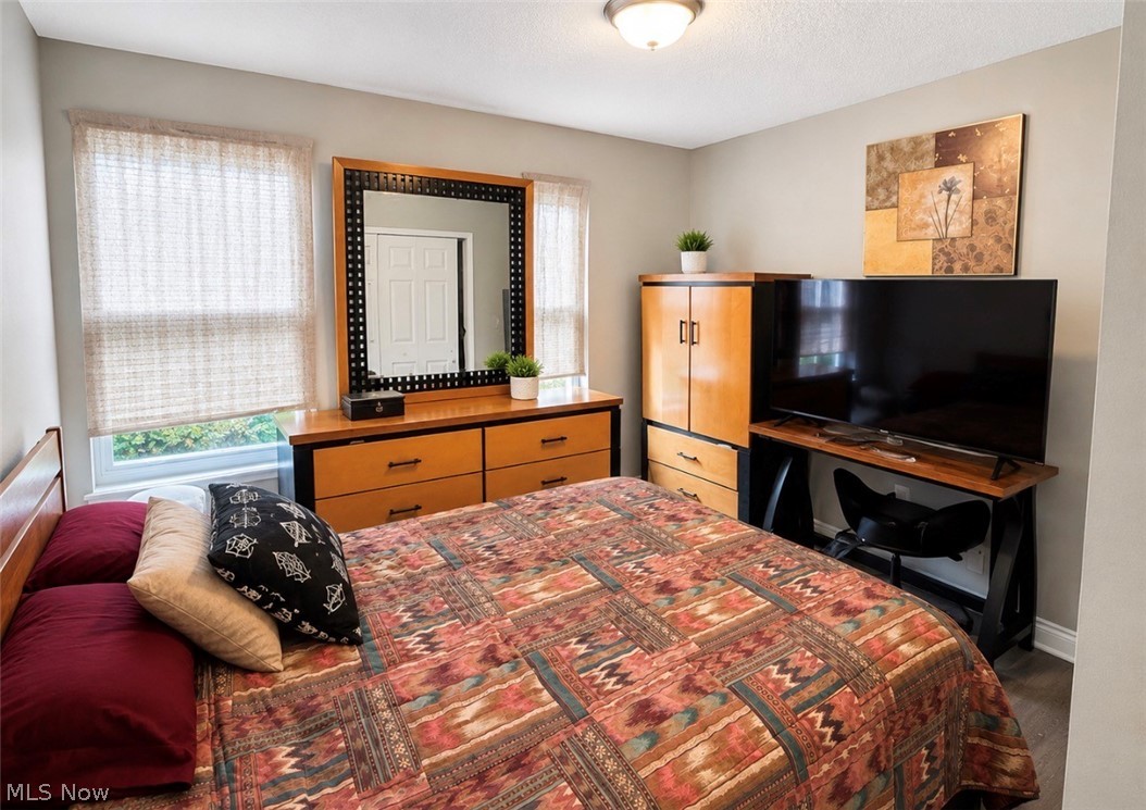 17619 Wildwood Lane Cleveland OH 44119