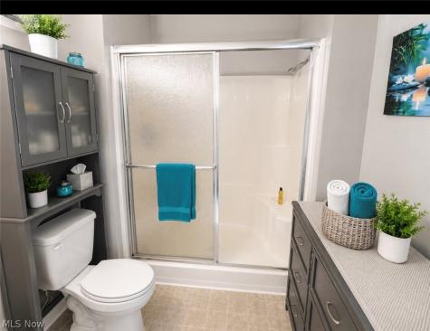 17619 Wildwood Lane Cleveland OH 44119